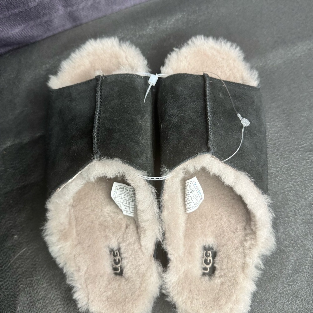 UGG Black Suede Shearling Greenport Slide Slippers - Black/Tan sz 7 New w tag